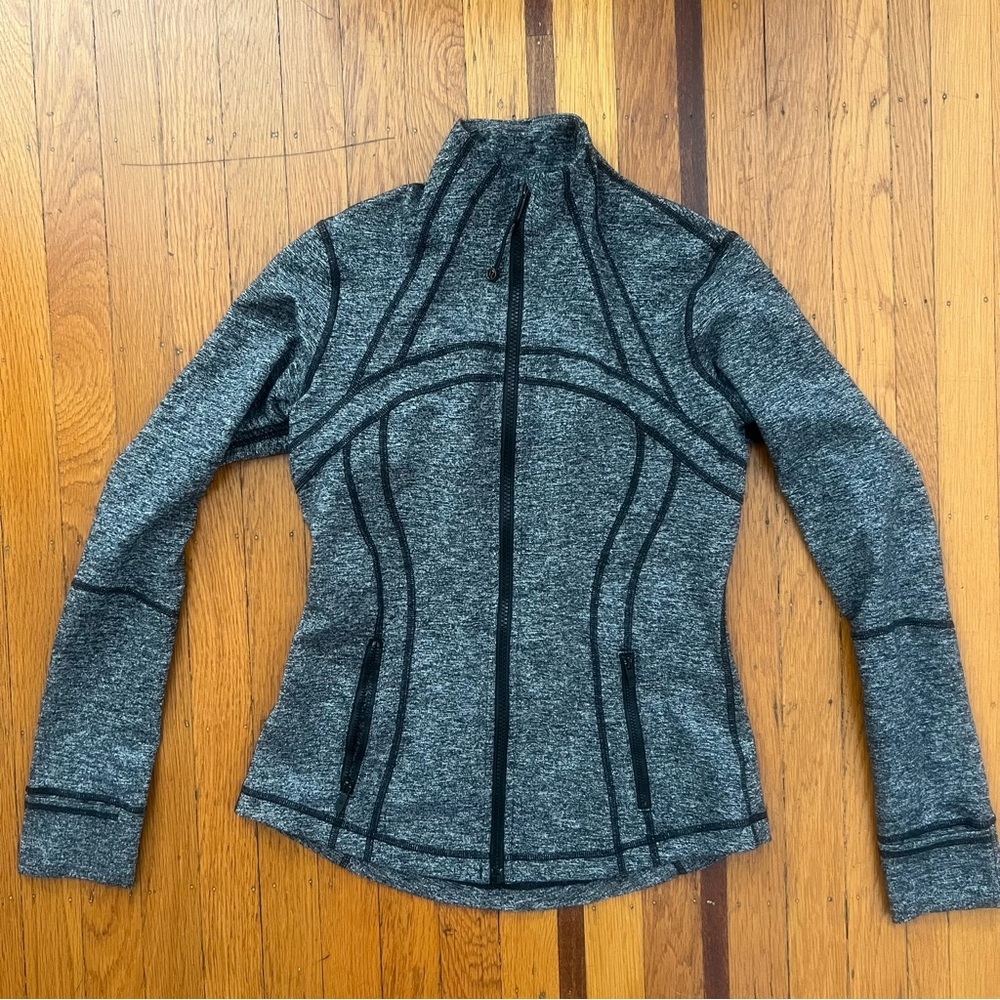 Lululemon Define Jacket Heather black gray charcoal  EUC 8 running
